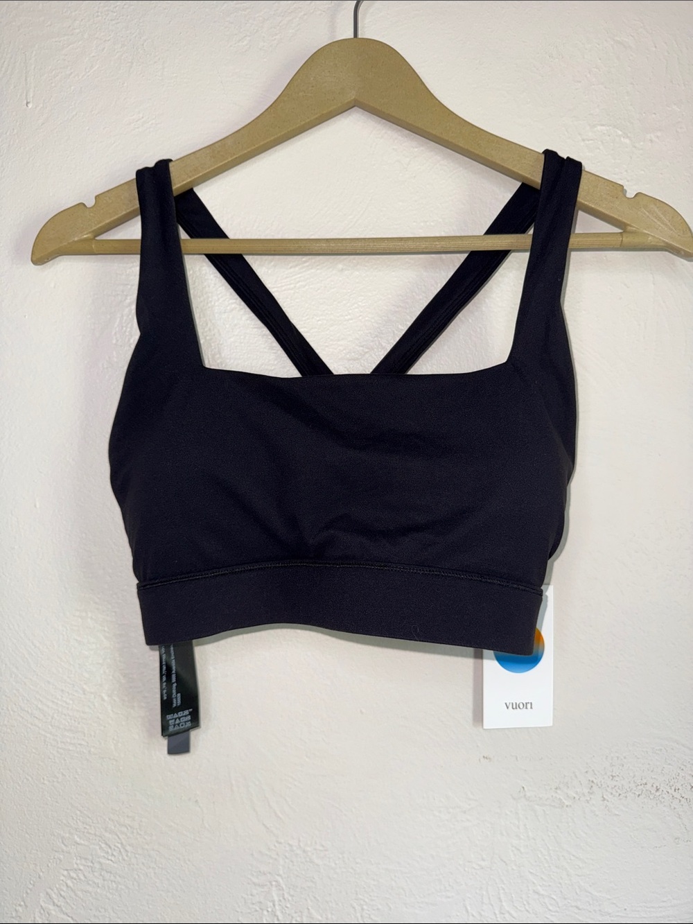 Vuori Daily Form Bra Black Criss Cross Sports Bra NWT Size L